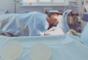 A patient with a ruptured spleen awaits surgery.